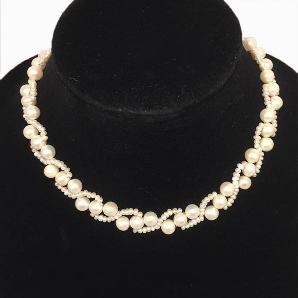 Stylish, Pearl Necklace - Picture 2 of 3
